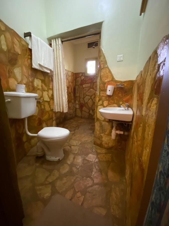 Afro Smile Hotel And Guest House-Jinja Exteriör bild