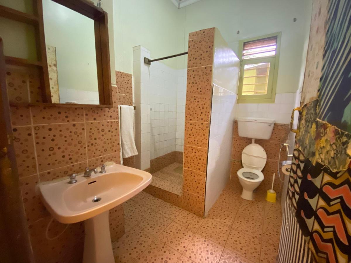Afro Smile Hotel And Guest House-Jinja Exteriör bild