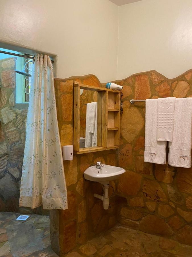 Afro Smile Hotel And Guest House-Jinja Exteriör bild